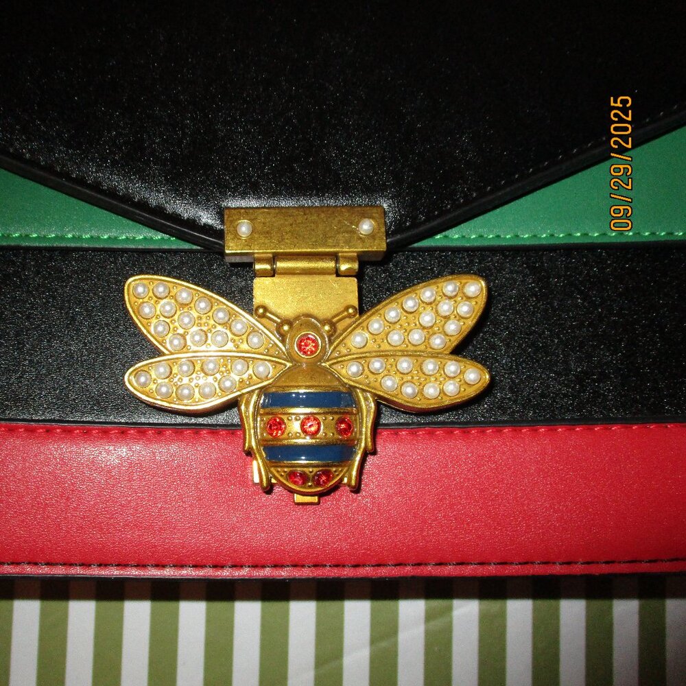 Blind for Love Flapped Satchel - Picture 11 of 14